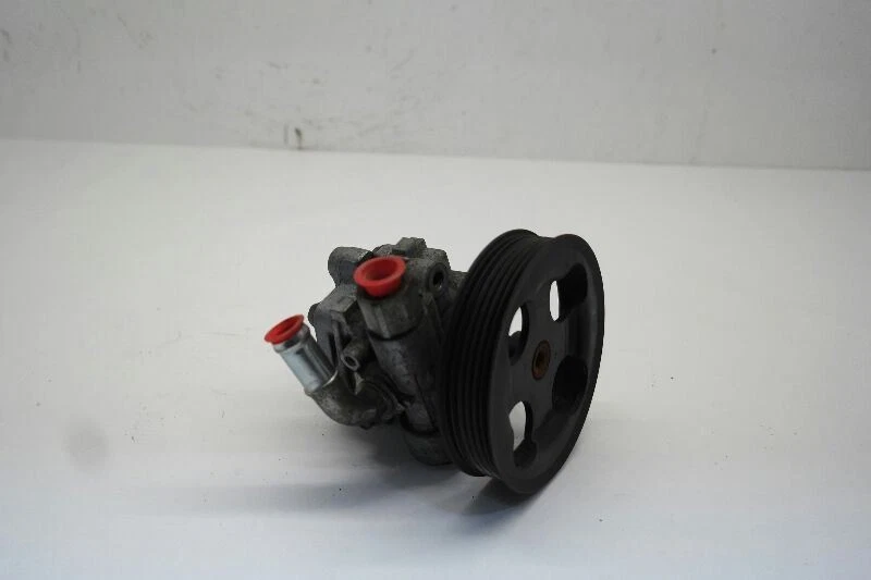 Bomba de dirección asistida Chrysler 200 2011-14 6 velocidades  Foto 1 de 4