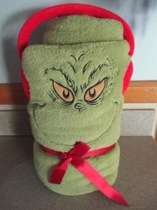 Neu mit Etikett Department Dept 56 The Grinch Schneedecke Urlaubsdecke 60 x 45 - Bild 1 von 1