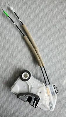 Toyota Corolla 2019-2022 actuador de bloqueo de pestillo de puerta del lado del conductor delantero izquierdo OEM* Foto 1 de 4