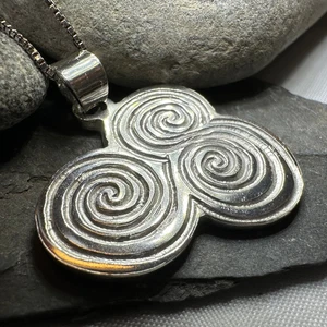 Artisan Newgrange Triple Spiral Necklace Irish Ireland Pagan Pendant 925 - Picture 1 of 9