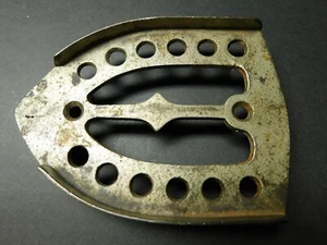 Vintage Cast Iron Footed Sad Iron Trivet -- - Picture 1 of 3