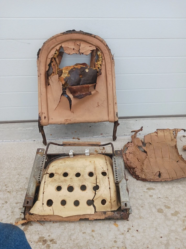 Banco dianteiro Ferrari 250 GTE - Imagem 1 de 1