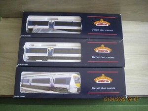 BACHMANN RAILWAYS OO 32-470 CLASS 168/1 CLUBMAN 3 CAR DMU CHILTERN RAILWAYS - Picture 1 of 5