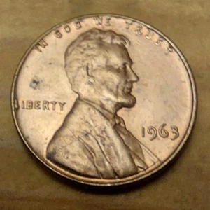 DDO ERROR DE ACUÑACIÓN: 1963 Lincoln Memorial; CACHORRO: “Fecha/Un centavo/En Dios confiamos” (MS) - Imagen 1 de 2
