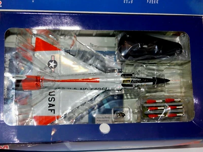 F-102A Delta Dagger USAF Elmendorf AFB AK 1960 HOBBY MASTER HA3101 1:72 - Immagine 1 di 4