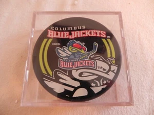 Disco de hockey con estuche con logotipo Columbus Blue Jackets de la NHL - Imagen 1 de 4
