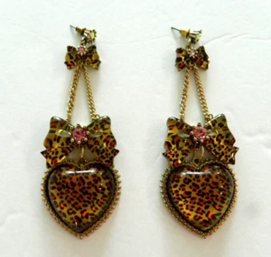 Betsey Johnson Huge Heart Leopard Chandelier Earrings Worn Once - Picture 1 of 8