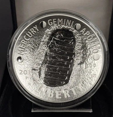 2019 P Apollo 11, 5 oz Silver Commemorative, With Box/COA - Image 1 of 4