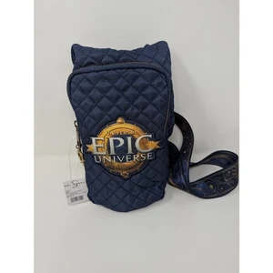 Epic Universe Emblem Trinkflasche Blau Steppmuster Tasche Neu mit Etikett - Bild 1 von 7
