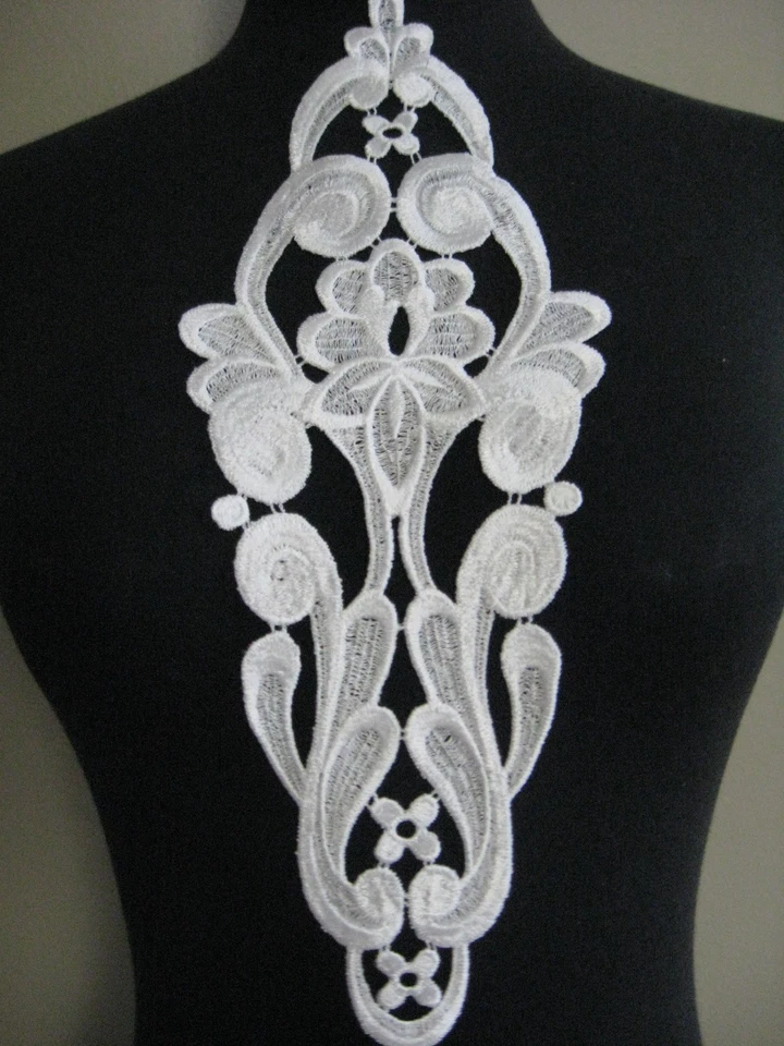 5 PCS UNIQUE WHITE BRIDAL MEDALLION RAYON VENISE APPLIQUE  - Image 1 of 1