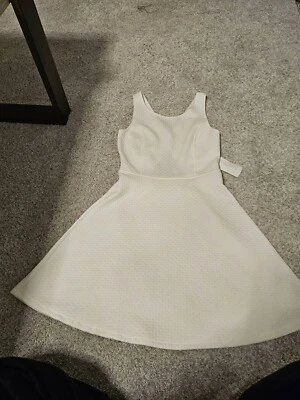 Frenchi 白色无袖连衣裙,S 码,柬埔寨制造,优雅派对服装,#B — 第 1/4 张图片