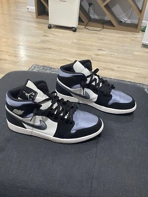 Jordan 1 Mid SE gris humo satinado 2020 Foto 1 de 4