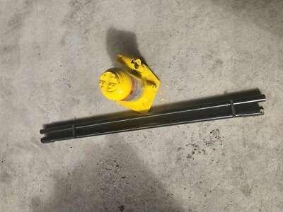 FORD SUPERDUTY 4 TON BOTTLE JACK -  OEM - YELLOW WITH HANDLE - Image 1 of 4