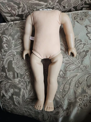   LINDSEY BODY LIGHT Skin Tone American Girl Doll NEED TLRepair  Legs Arms 2008  - Image 1 of 4