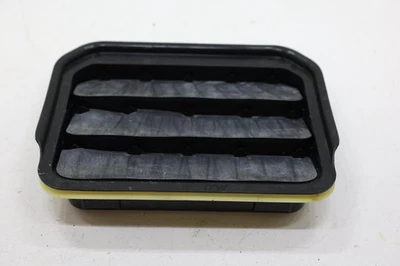 2020 - 2025 LINCOLN CORSAIR REAR RIGHT SIDE QUARTER AIR PRESSURE VENT GRILLE OEM - Image 1 of 4