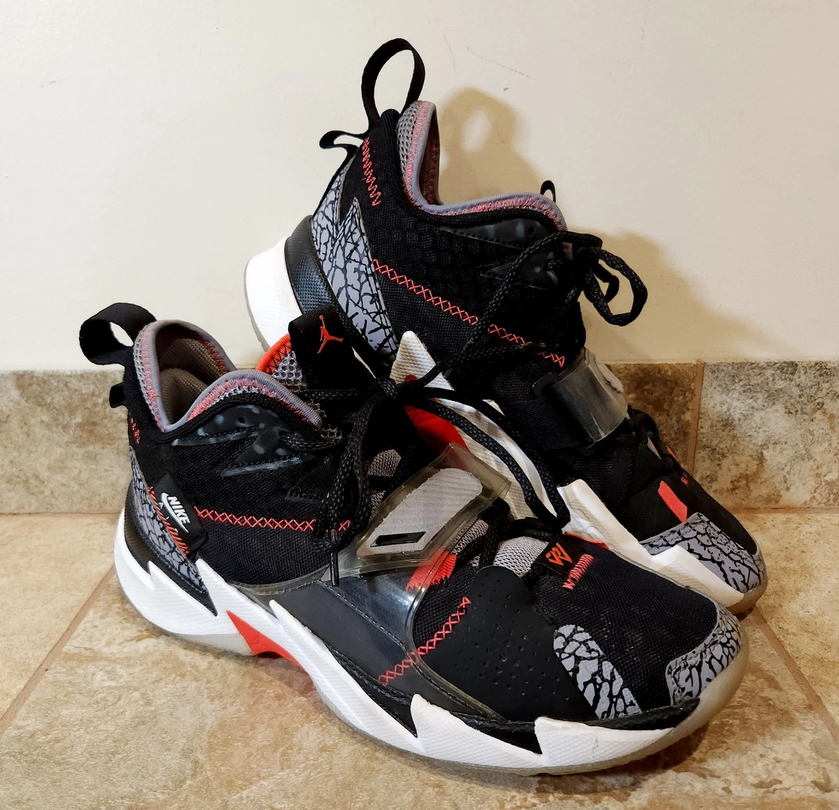 美品 NIKE JORDAN WHY NOT 27cmグレーCD3002-006 美品 NIKE JORDAN WHY NOT 27cmグレーCD3002-006 JORDAN BRAND JORDAN