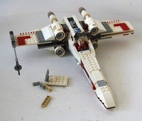 LEGO Star Wars: X-Wing Starfighter 9493 w/Luke & R2-D2 minifigs NOT COMPLETE