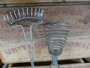 Coppia di utensili da cucina vintage frusta filo frusta frusta miscelatori 2 pezzi - Foto 1 di 4
