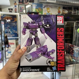Transformers Battalion Shockwave, Walgreen's Exclusive, 2017 - Picture 1 of 3
