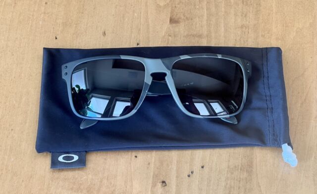 OAKLEY Holbrook Sunglasses 9/11 Memorial Never Forget Gray OO9102-V0 RARE  NEW