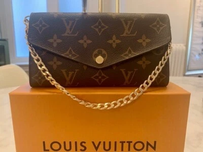 LOUIS VUITTON Sarah Wallet  Portefeuille and WOC Monogram Coated Canvas  - Image 1 of 4