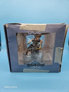 Disney Kingdom Hearts Sora Gallery Figur - GameStop Exclusive - Bild 1 von 6