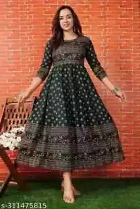 Bellissimo bordo verde Anarkali Kurta - Foto 1 di 3