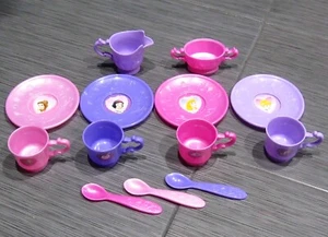 Disney PRINCESS Pretend Dishes Dinnerware Tea Party Set Plates/Saucers Cups - Bild 1 von 3