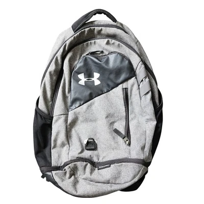 Mochila Under Armour Hustle cinza preta UA resistente à água compartimento para laptop - Imagem 1 de 4