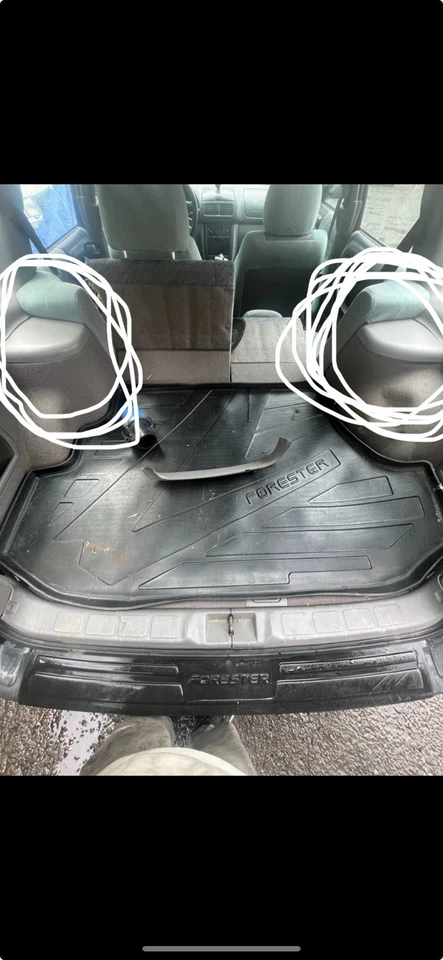 Tapa de suspensión de maletero trasero Subaru Forester 1998 Foto 1 de 1