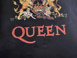 Queen Classic Crest Logo Shirt Official Tour Merch Freddie Mercury Womens Sz L - Picture 1 of 5