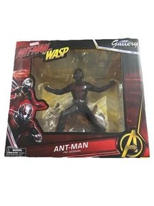 Gallery Diamond Select- Marvel Ant-Man PVC Diorama From Ant-Man & The Wasp - Picture 1 of 10