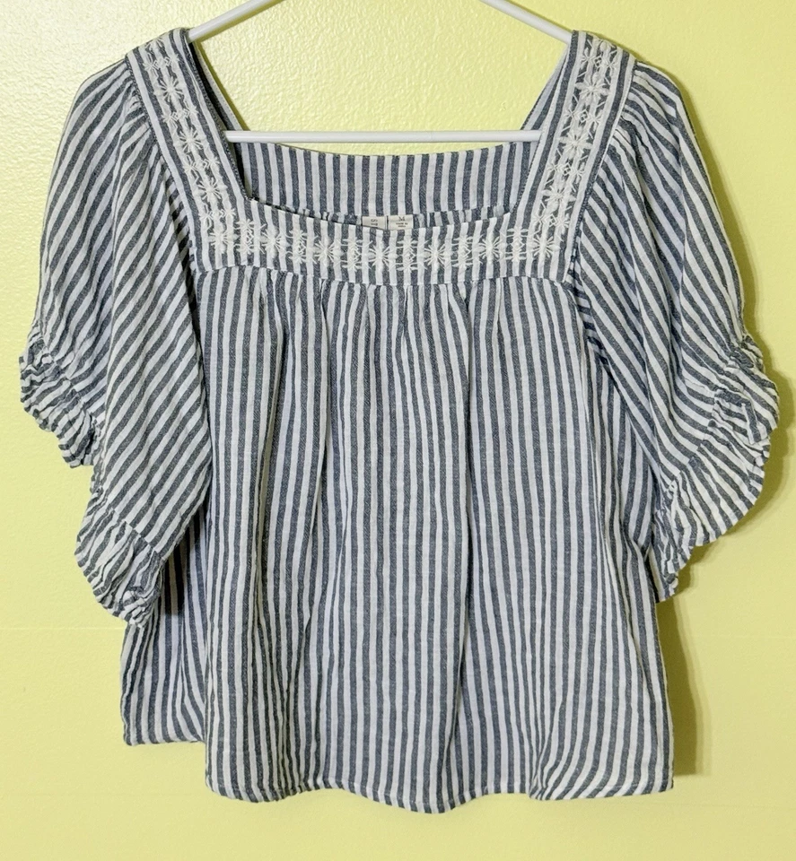 Top corto STUDIO WEST para mujer junior con volantes manga corta cuello cuadrado GRIS/BLANCO mediano Foto 1 de 4