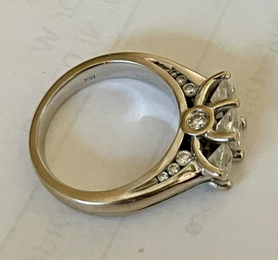 Princess Cut Real Diamond Ring IGI 18K White Solid Gold 3 Stones & side middle - Image 1 of 4