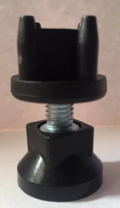 4 piedini regolabili per sezione 25,4 mm (1") - Tavoli sedie panche M8 - Foto 1 di 5