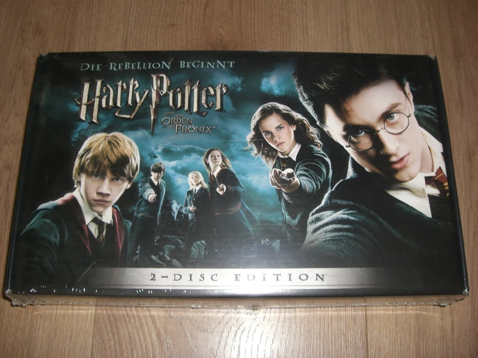 Harry Potter und der Orden des Phoenix 2-Disc DVD Edition inkl. 4 Aktionfiguren  - Bild 1 von 1