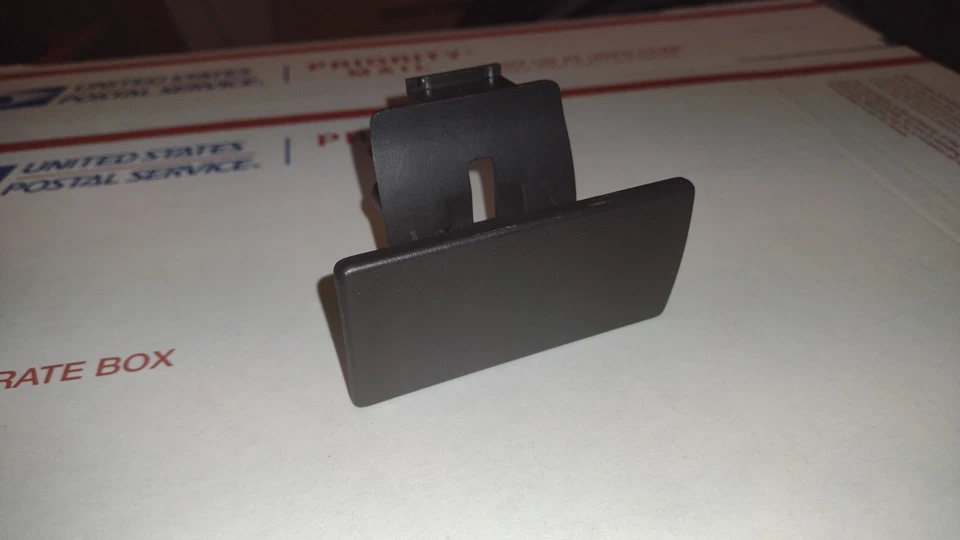 Chevy Colorado/GMC Canyon Hummer H3 2004-12 guantera/pestillo de guantera Foto 1 de 4