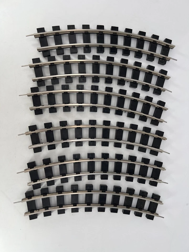 Unbranded O Gauge Lot of 6 Curved Track Good Condition - Image 1 of 4