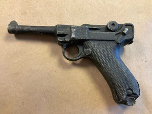 Prop Luger tedesco in fusione di alluminio vintage replica NON FUNZIONANTE - Foto 1 di 9