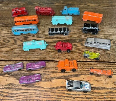 Midgetoy Tootsietoy Car Truck Train Lot of 18 + 1 Redline Hot Wheel - Image 1 of 4