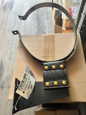 GENUINE NEW OEM INTERNATIONAL MUFFLER SUPPORT BRACKETS (2 PACK) 1666979C91 - Image 1 of 2