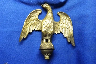 Asta de bandera de águila de latón fundido macizo remate adorno características detalladas Foto 1 de 4