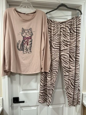 Hue Women's 2 Pc Pajama Set Long Sleeve Size 2X Kitten/Cat Polyester/Spandex GUC - Image 1 of 4