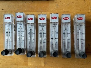 ONE Used Dwyer RMA-11-SSV Air and Gas Flow Meter FlowMeter range 30-200 cc/min - Picture 1 of 3
