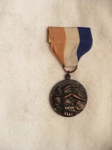 83A- 1966 13 & 14 AAU 100 YD BACK STROKE AWARD - Bild 1 von 6