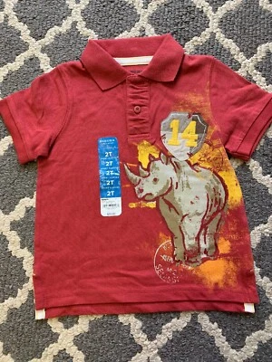 Nuevo Polo Rojo Sonoma Manga Corta Niños Pequeños Gráfico Rinoceronte Talla 2T Foto 1 de 4