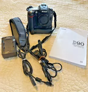 Nikon D90 12.3 MP DSLR Digital Camera, Batteries & Accessories - Great Condition - Picture 1 of 7