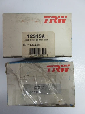 2 AMC Upper Control Arm Bushing Kits, TRW/Federal-Mogul 12313A (Like Moog K3096) Foto 1 de 4