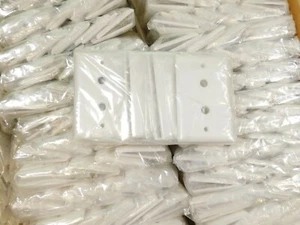 Two F-Connector Hole Flush Mount UNLOADED Wall Plate, Plastic, White - 100 Count - Afbeelding 1 van 5