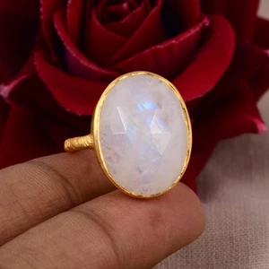 Anillo de piedra de corte grande enchapado en oro amarillo banda de textura de piedra lunar anillo de latón - Imagen 1 de 11
